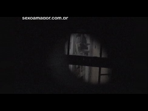 ❤️ Blondīnīte tiek slepeni filmēta ar kaimiņu vuajeru, kurš slēpjas aiz dobiem ķieģeļiem Seks video pie mums lv.valeshop.top